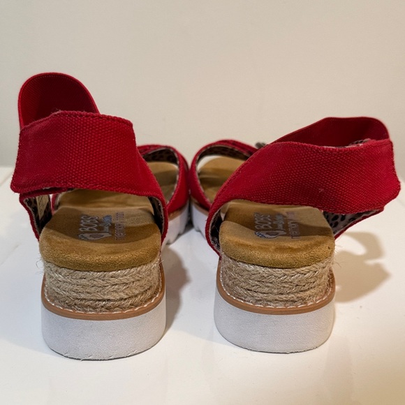 Skechers Bobs Memory Foam Red Strappy Sandals size 8 - Picture 4 of 10